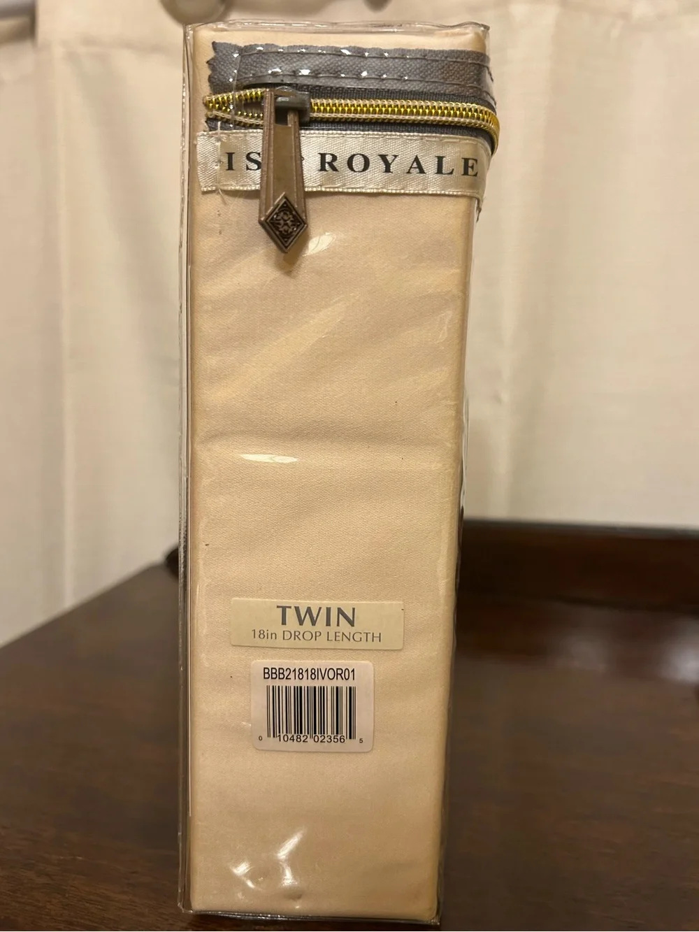 Palais Royale Hotel Collection Twin Bedskirt in Ivory 400 TC Cotton 18 Inch Drop